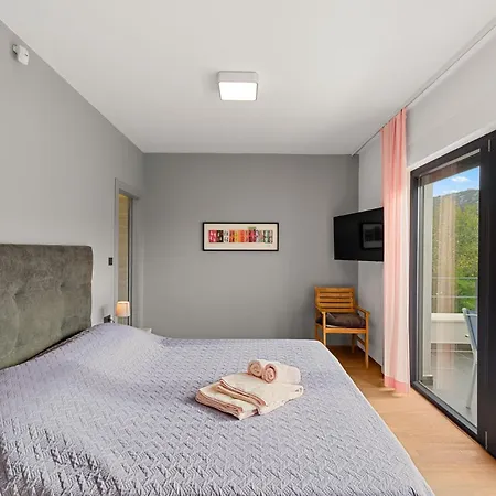 Adria Blue * 바카락