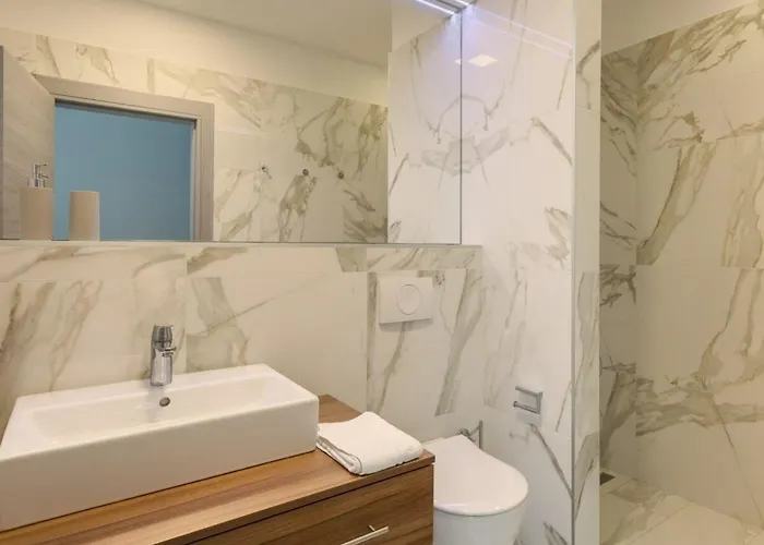 Adria Blue 別荘 バカラス