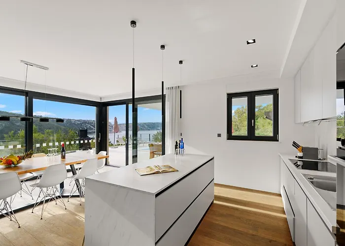 Adria Blue * バカラス