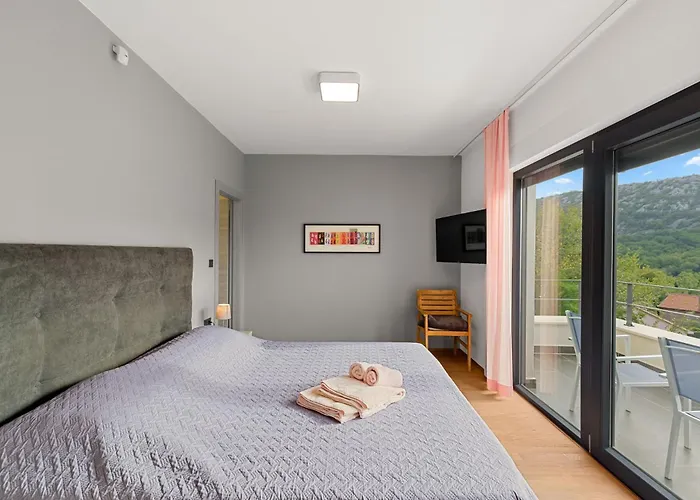 Adria Blue * バカラス