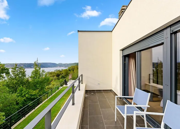 Adria Blue * バカラス