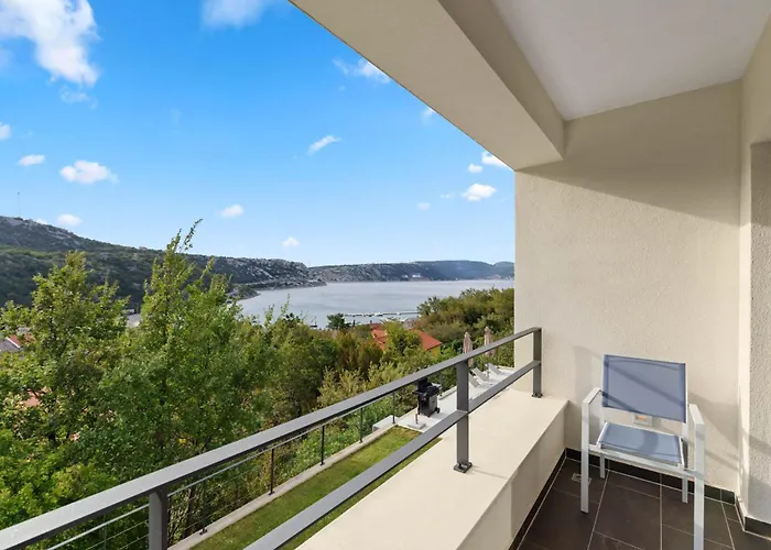 Adria Blue バカラス