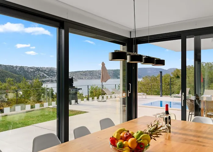 Adria Blue 別荘 バカラス